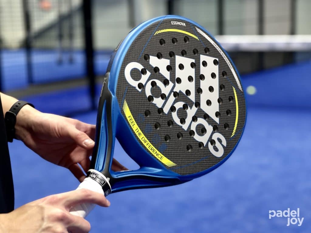 The Adidas Essnova Carbon CTRL is a great padel racquet for many types of players.